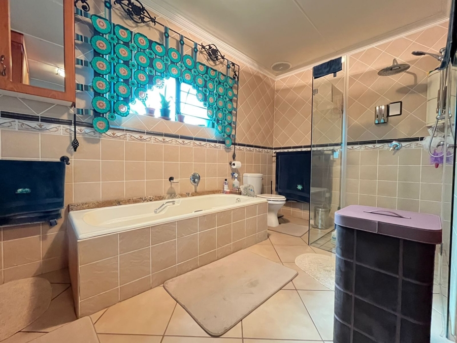 3 Bedroom Property for Sale in Protea Park North West